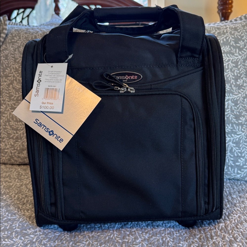 NWT Samsonite Black Ladies Travel Kit with Original Tags